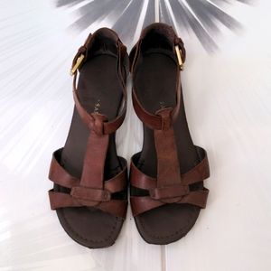 Size 6 brown leather Franco Sarto sandals